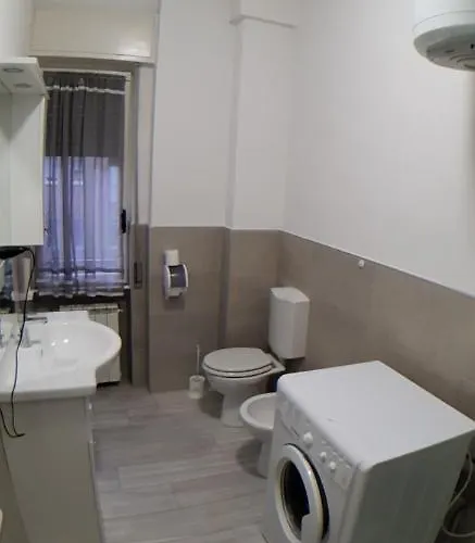 Centro מלון דירות 3*