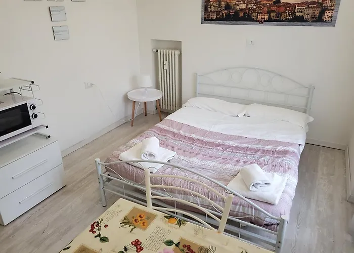 Centro מלון דירות 3*