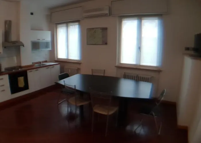 Centro מלון דירות 3*