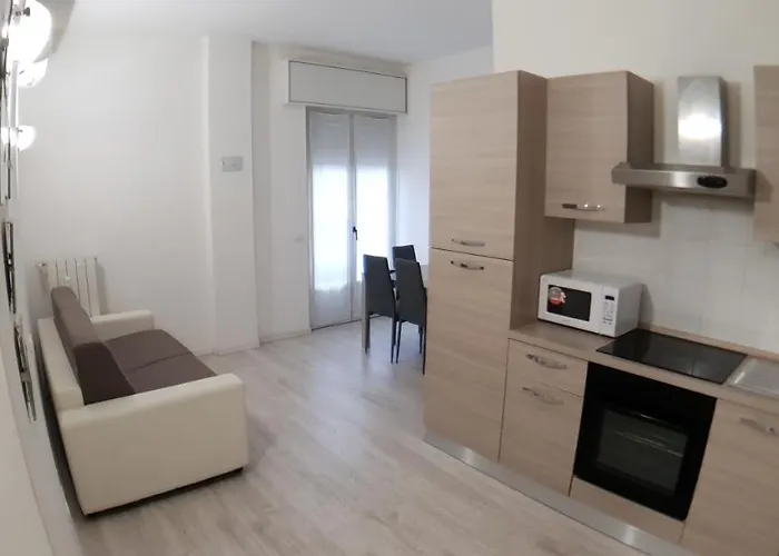 Centro מלון דירות 3*